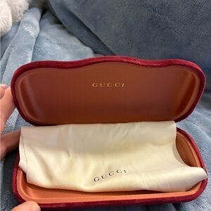 Glasses case and lense cloth.